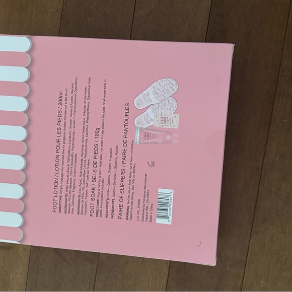 Pink Bath & Body Gift Set - Picture 2 of 2